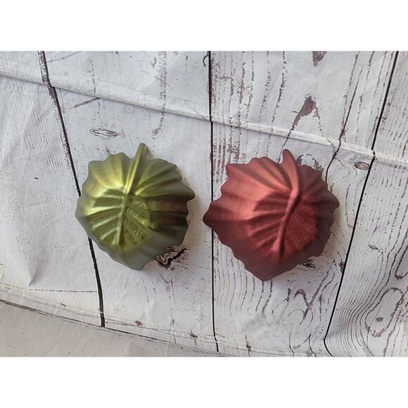 Vintage Large Green Red glass Hand Painted Leaf Bowls / Trinket Dishes - Picture 5 of 7